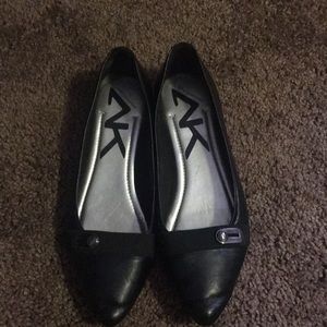 Anne Klein flats so nice